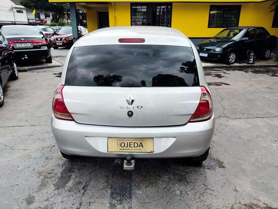 RENAULT-CLIO-2012