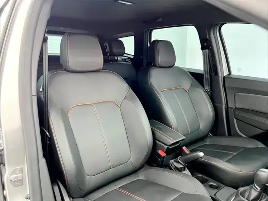 RENAULT-DUSTER-2025