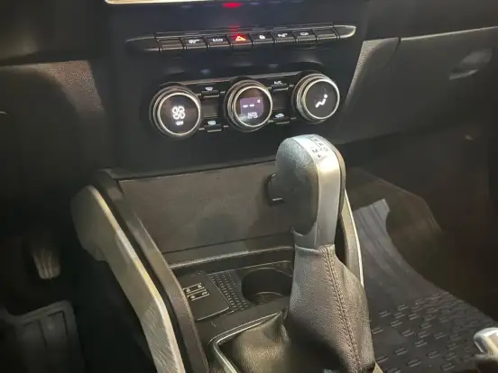 RENAULT-DUSTER-2022