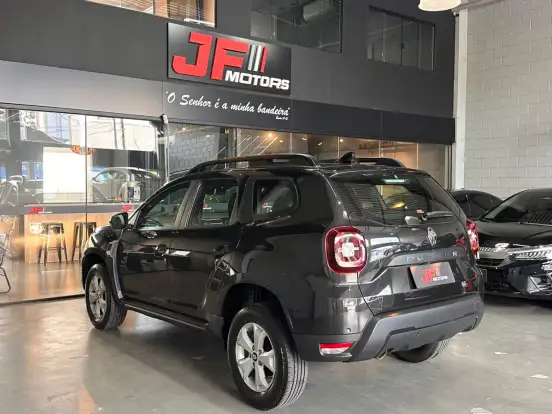 RENAULT-DUSTER-2023