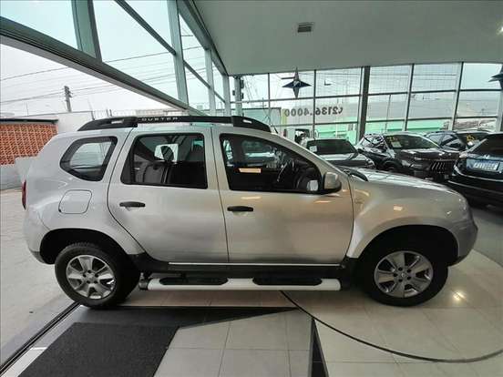 RENAULT-DUSTER-2019
