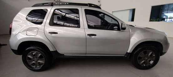 RENAULT-DUSTER-2019