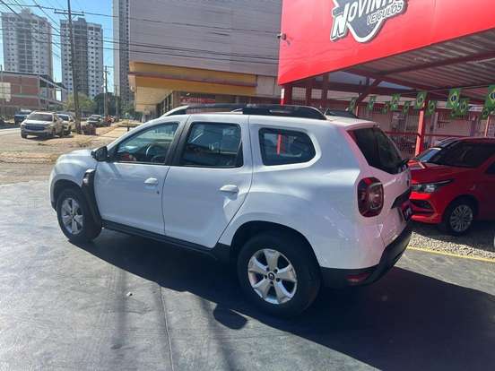 RENAULT-DUSTER-2023