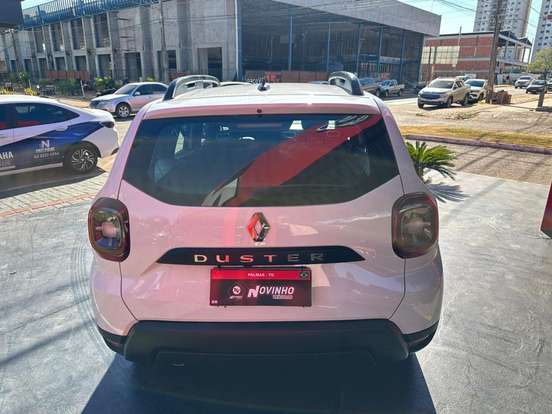 RENAULT-DUSTER-2023