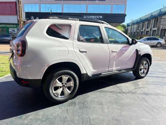 RENAULT-DUSTER-2023
