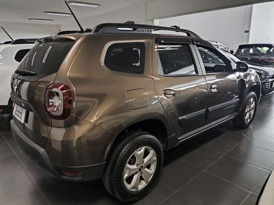 RENAULT-DUSTER-2023
