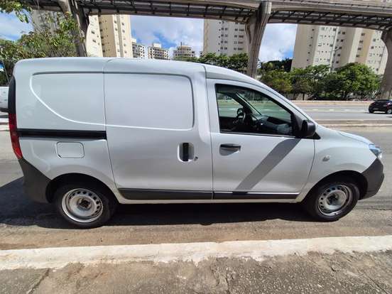 RENAULT-KANGOO-2024
