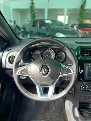 RENAULT-LOGAN-2022