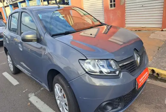 RENAULT-SANDERO-2017