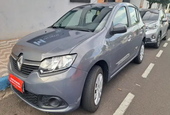 RENAULT-SANDERO-2017