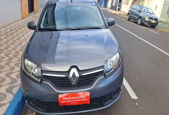 RENAULT-SANDERO-2017