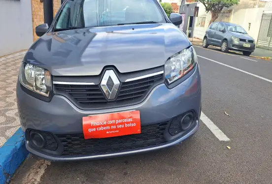 RENAULT-SANDERO-2017