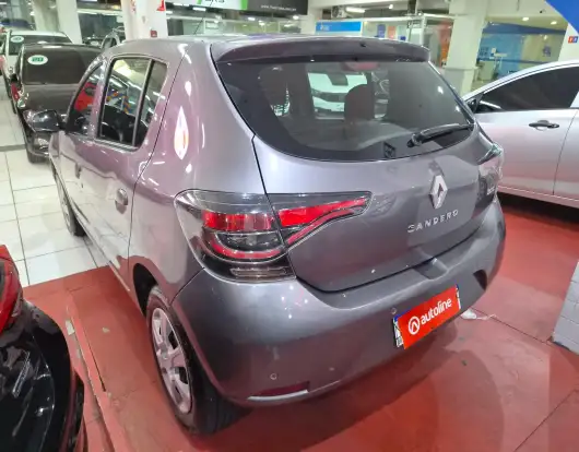 RENAULT-SANDERO-2022