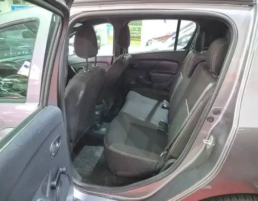 RENAULT-SANDERO-2022