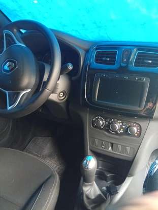 RENAULT-LOGAN-2021