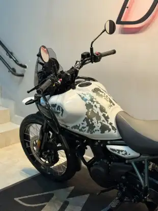 ROYAL ENFIELD-HIMALAYAN 450 KAMET WHITE-2025