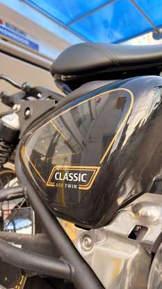 ROYAL ENFIELD-CLASSIC 650 BLACK CHROME-2026