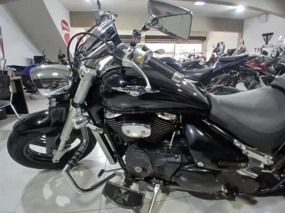 SUZUKI BOULEVARD M800 