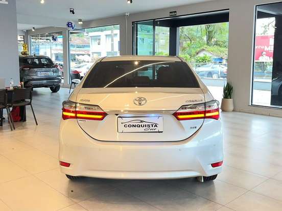 TOYOTA-COROLLA-2018