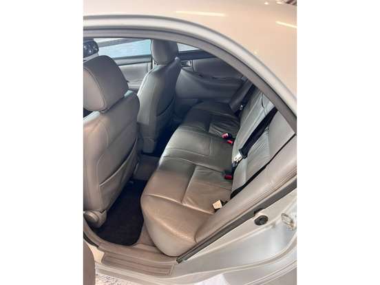 TOYOTA-COROLLA-2005
