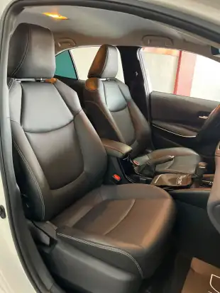 TOYOTA-COROLLA-2025