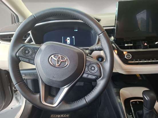 TOYOTA-COROLLA-2025