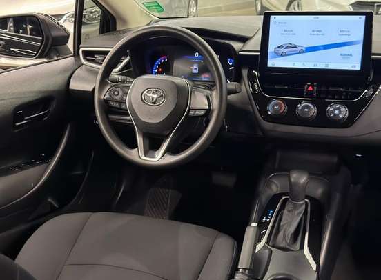 TOYOTA-COROLLA-2025
