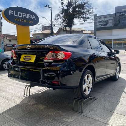 TOYOTA-COROLLA-2011