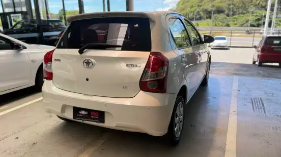 TOYOTA-ETIOS-2019