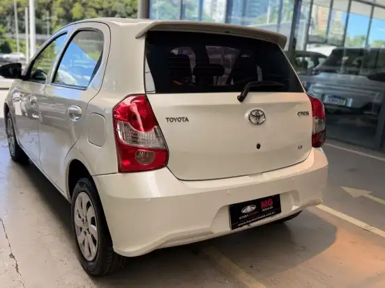 TOYOTA-ETIOS-1.3 X 16V FLEX 4P AUTOMÁTICO TOYOTA-ETIOS-2019
