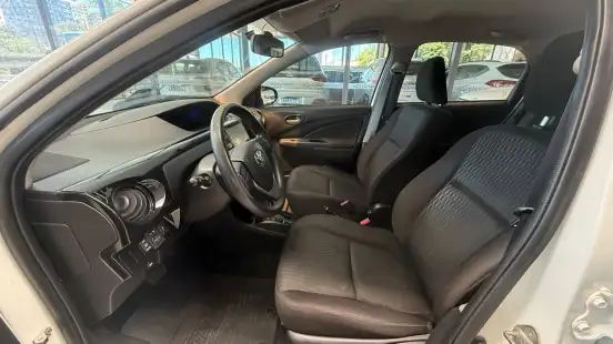 TOYOTA-ETIOS-2019