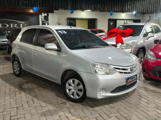 TOYOTA-ETIOS-1.3 XS 16V FLEX 4P MANUAL TOYOTA-ETIOS-2013