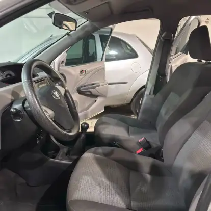 TOYOTA-ETIOS-2013