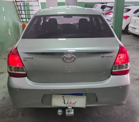TOYOTA-ETIOS-2017