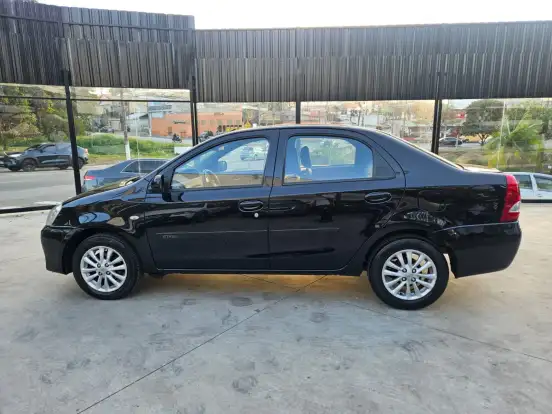 TOYOTA-ETIOS-2013