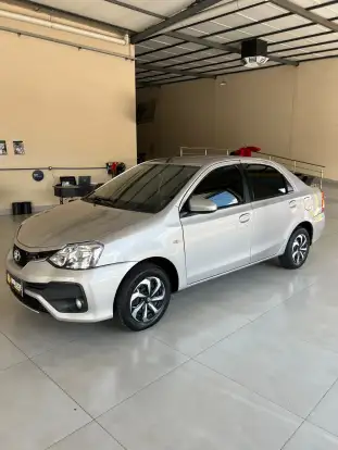 TOYOTA-ETIOS-2017