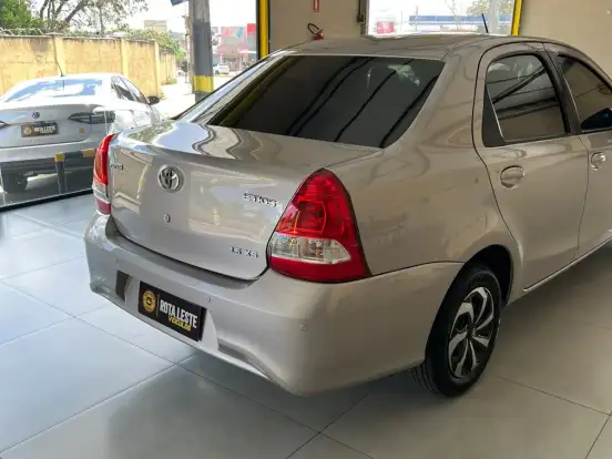 TOYOTA-ETIOS-1.5 XS 16V FLEX 4P AUTOMÁTICO TOYOTA-ETIOS-2017