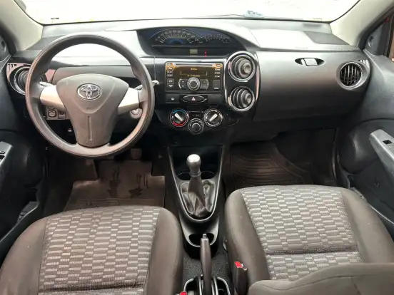 TOYOTA-ETIOS-1.5 XS 16V FLEX 4P MANUAL TOYOTA-ETIOS-2014