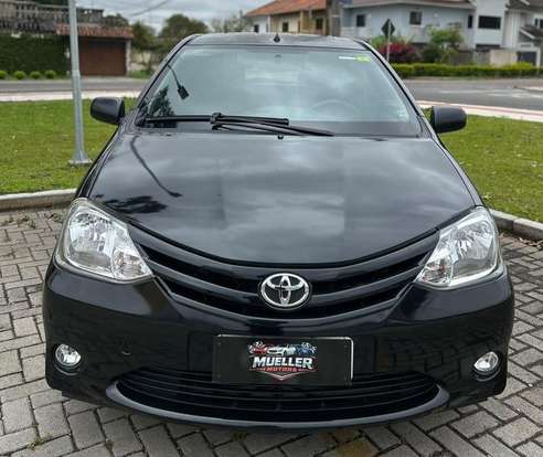 TOYOTA-ETIOS-2012
