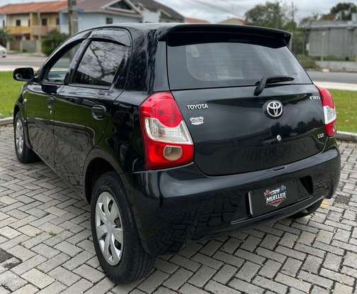 TOYOTA-ETIOS-2012