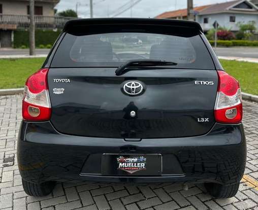TOYOTA-ETIOS-2012