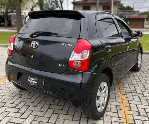 TOYOTA-ETIOS-2012