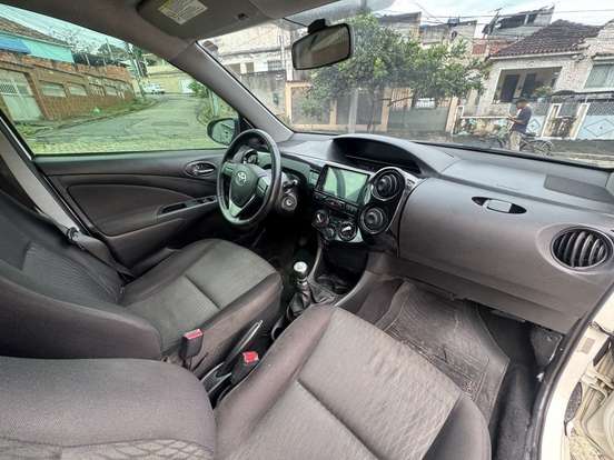 TOYOTA-ETIOS-2016