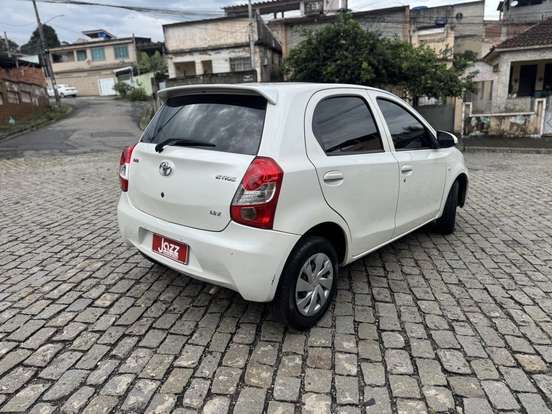 TOYOTA-ETIOS-2016