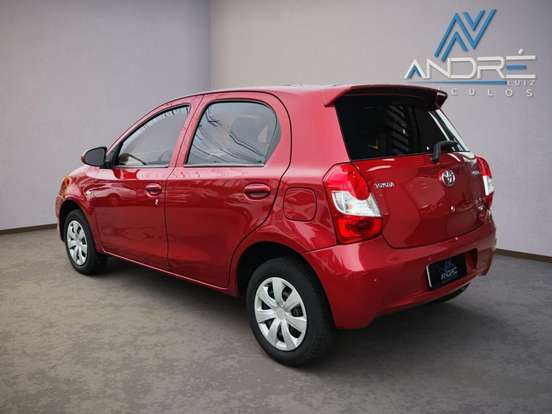TOYOTA-ETIOS-2015