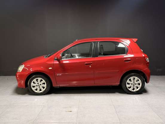 TOYOTA-ETIOS-2013