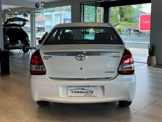 TOYOTA-ETIOS-1.5 PLATINUM 16V FLEX 4P MANUAL TOYOTA-ETIOS-2015