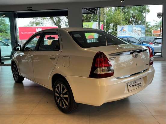 TOYOTA-ETIOS-1.5 PLATINUM 16V FLEX 4P MANUAL TOYOTA-ETIOS-2015