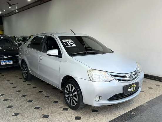 TOYOTA-ETIOS-2015