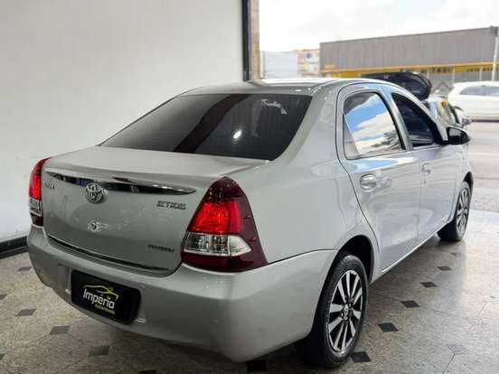 TOYOTA-ETIOS-2015